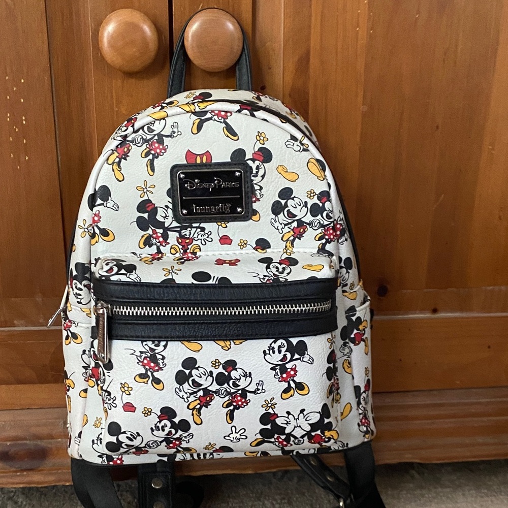 Loungefly Mickey Mouse and Minnie Shorts mini Backpack
